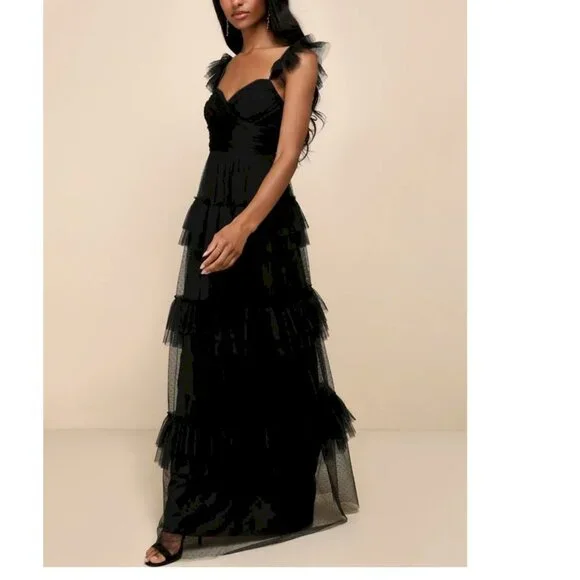 Elegant Black Tiered Tulle Evening Dress - Picture 4 of 9